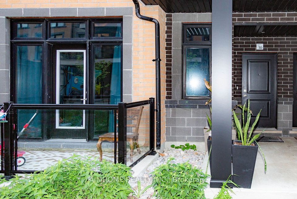 #16 - 8 Sayers Lane, Richmond Hill, ON L4E 1J4