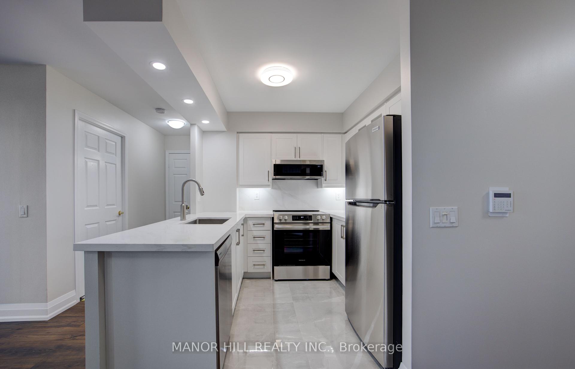 2 Bedrooms Condo at 35 Kingsbridge Garden,  Mississauga For sale