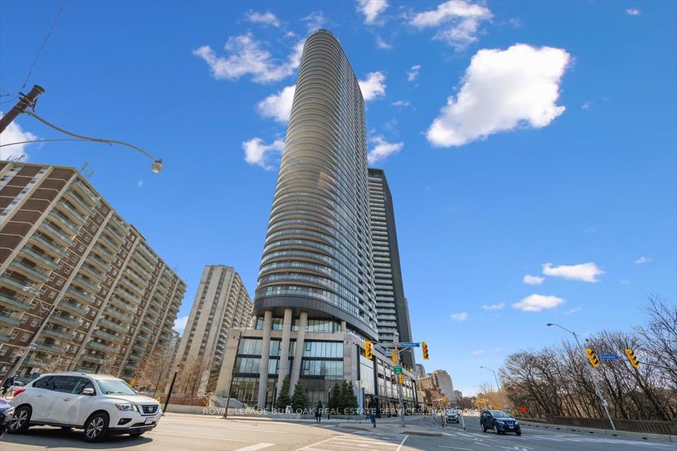 585 Bloor Street