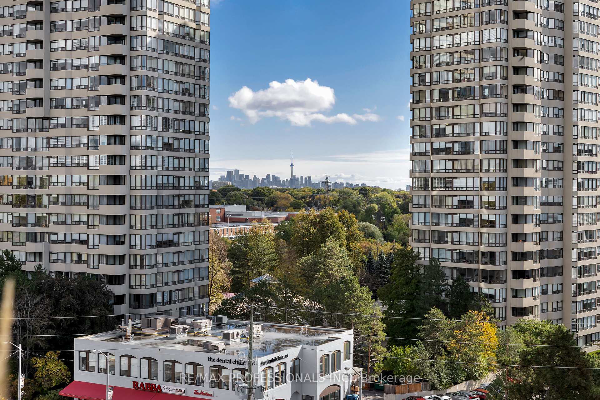3 Bedrooms Condo at 9 Burnhamthorpe, Toronto For sale