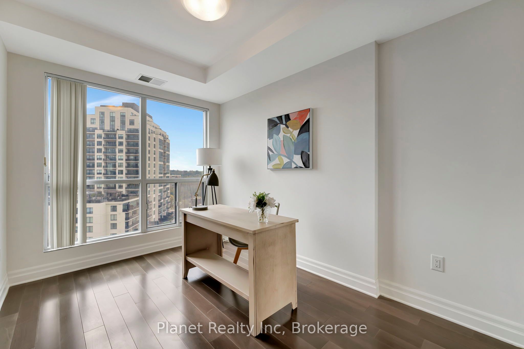 160 Macdonell Street, #906