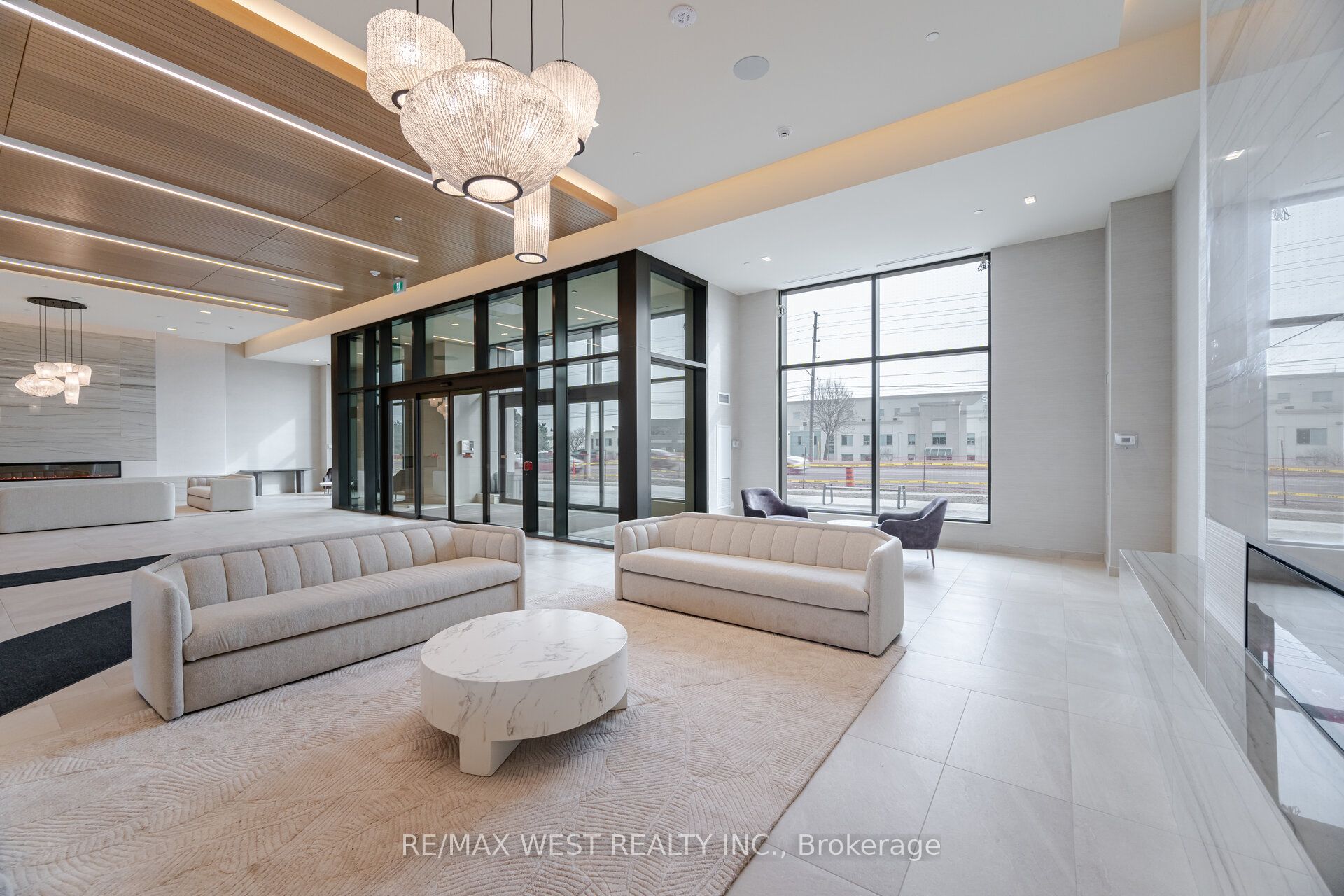 8960 Jane Street, #2201