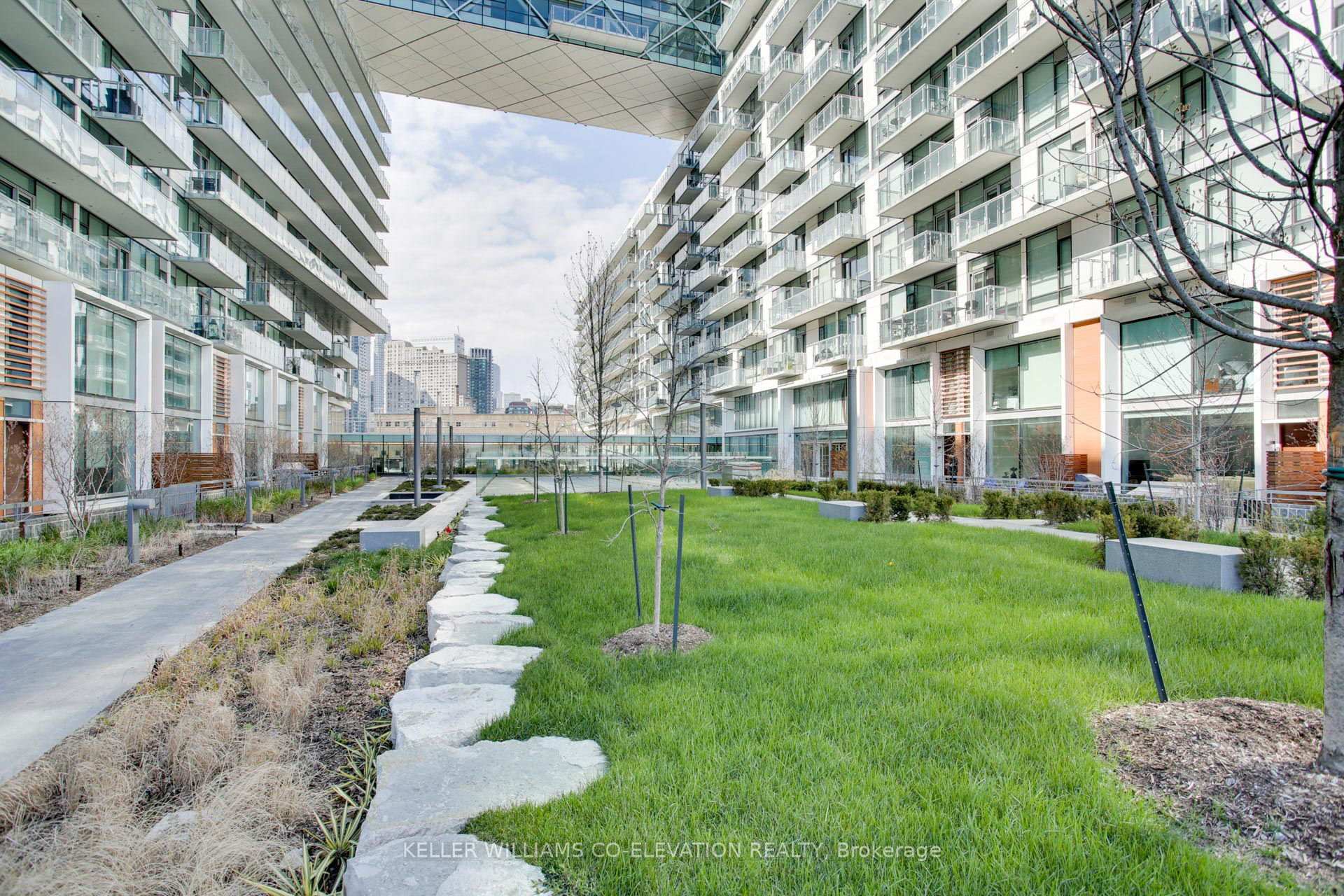 2 Bedrooms Condo at 39 Queens, Toronto For sale