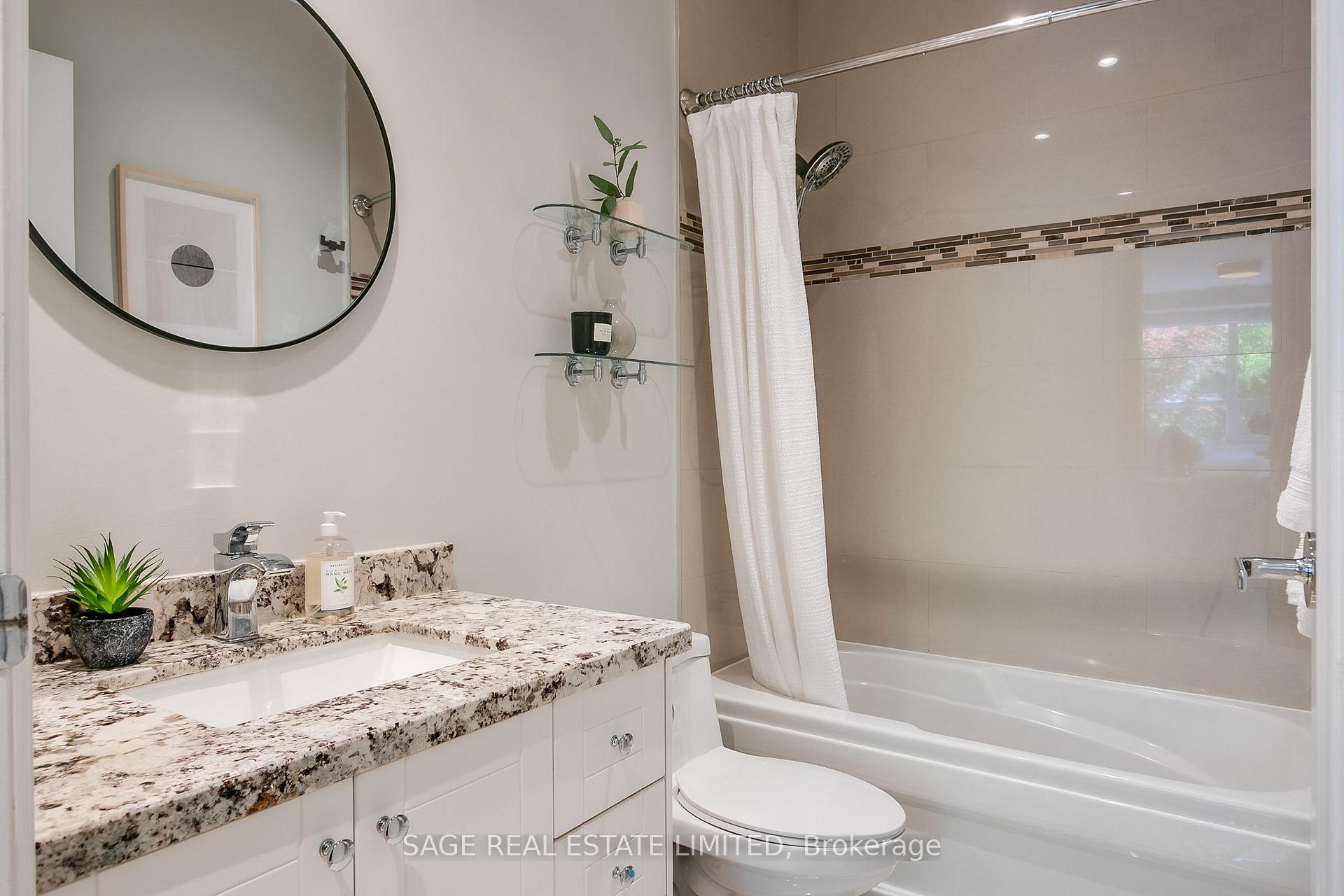 2 Bedrooms Condo at 111 Merton, Toronto For sale