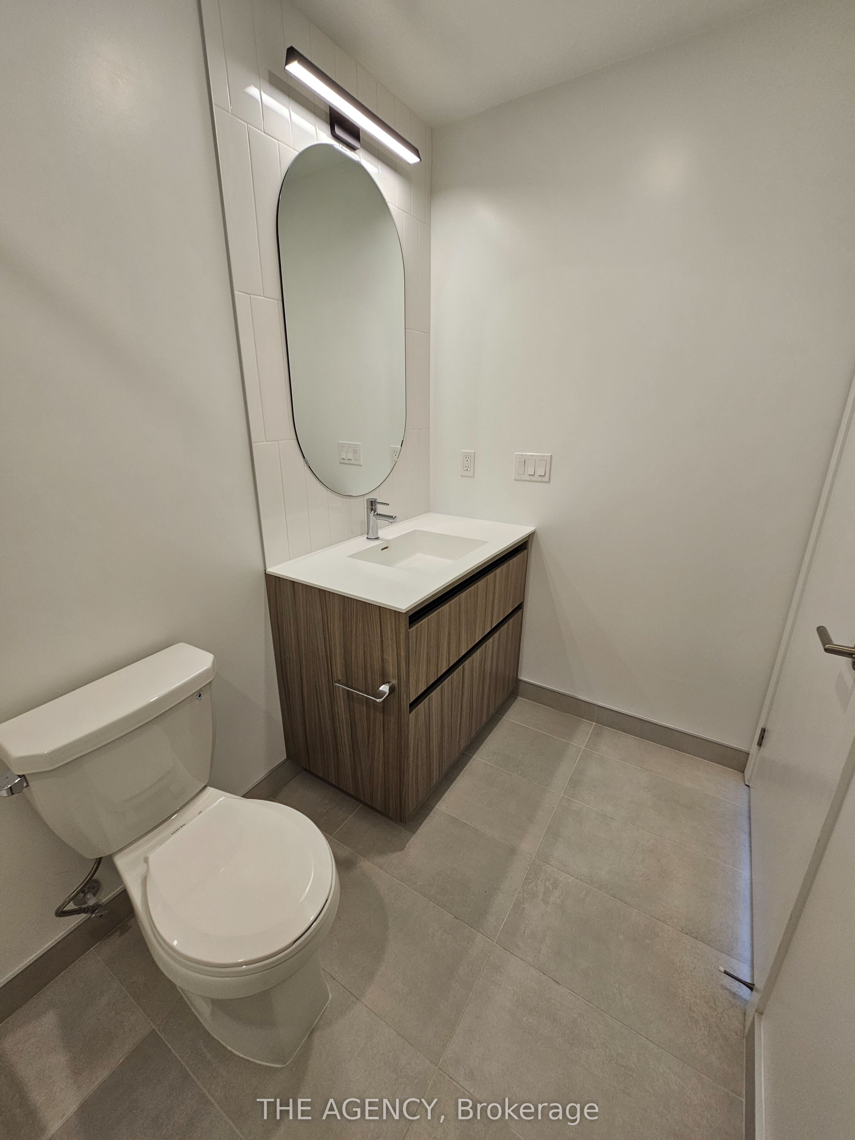 7950 Bathurst Street, #807