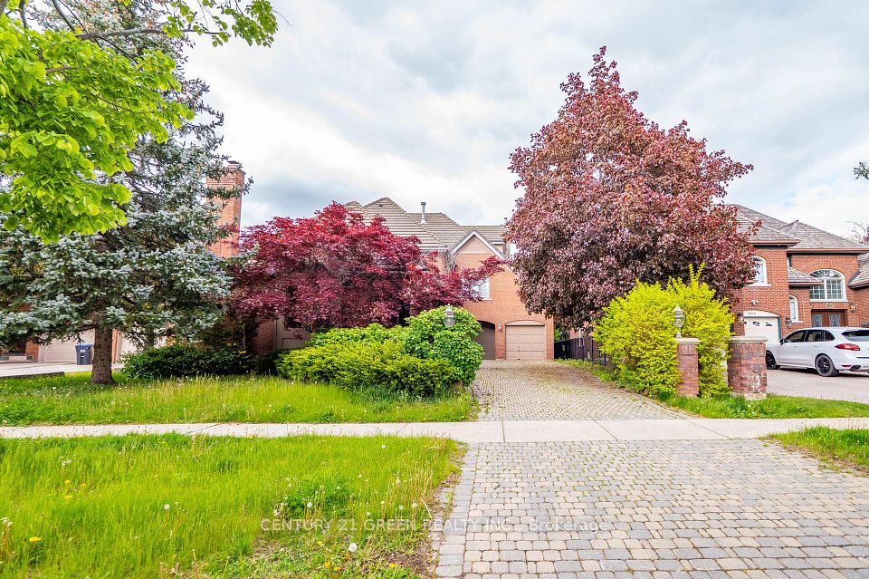 5095 Forest Hill