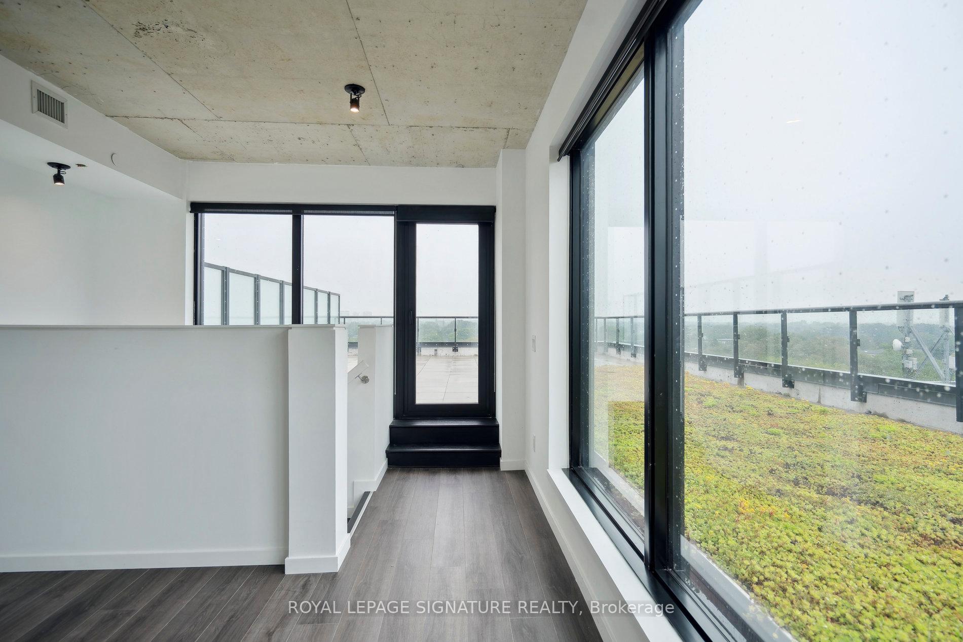 3 Bedrooms Co-op at 7 Smith, Toronto For sale