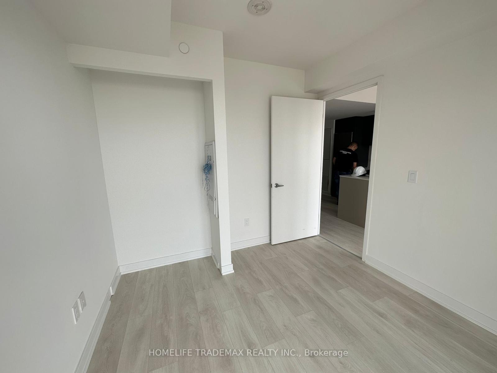 1 Bedroom Condo at 8 Tippett,  Toronto For sale