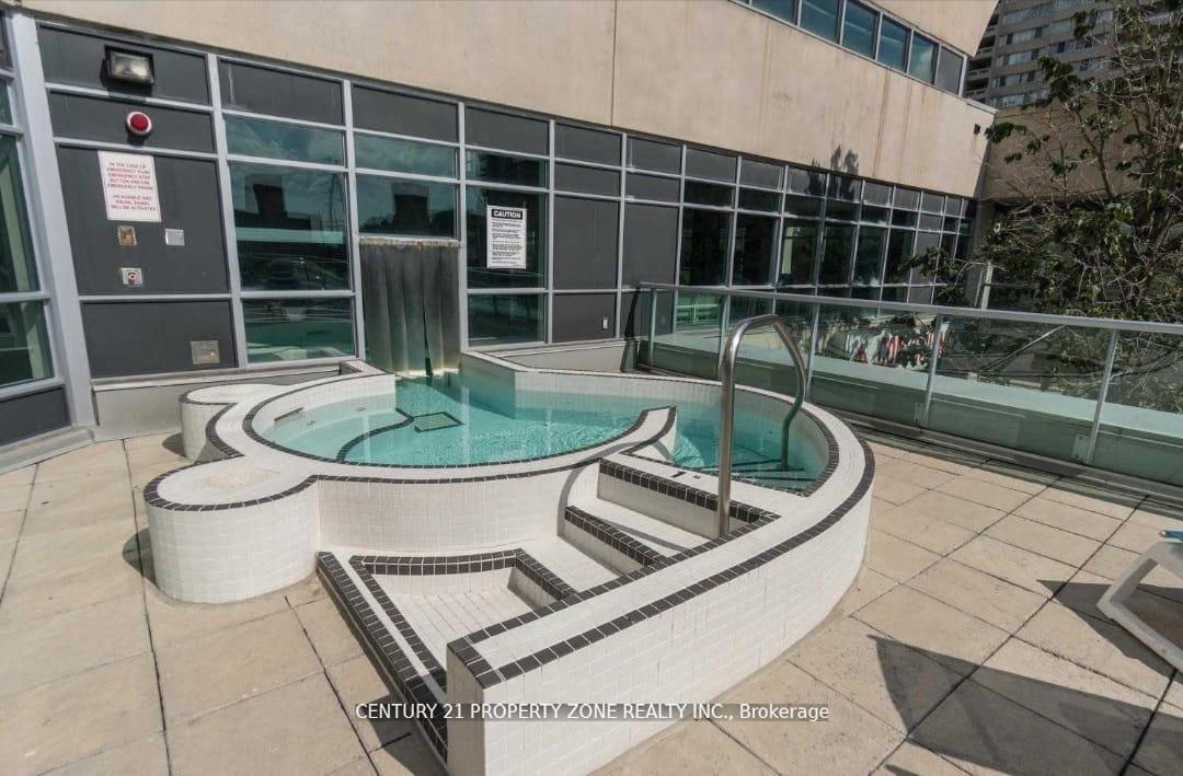 1 Bedroom Condo at 33 Elm, Mississauga For sale