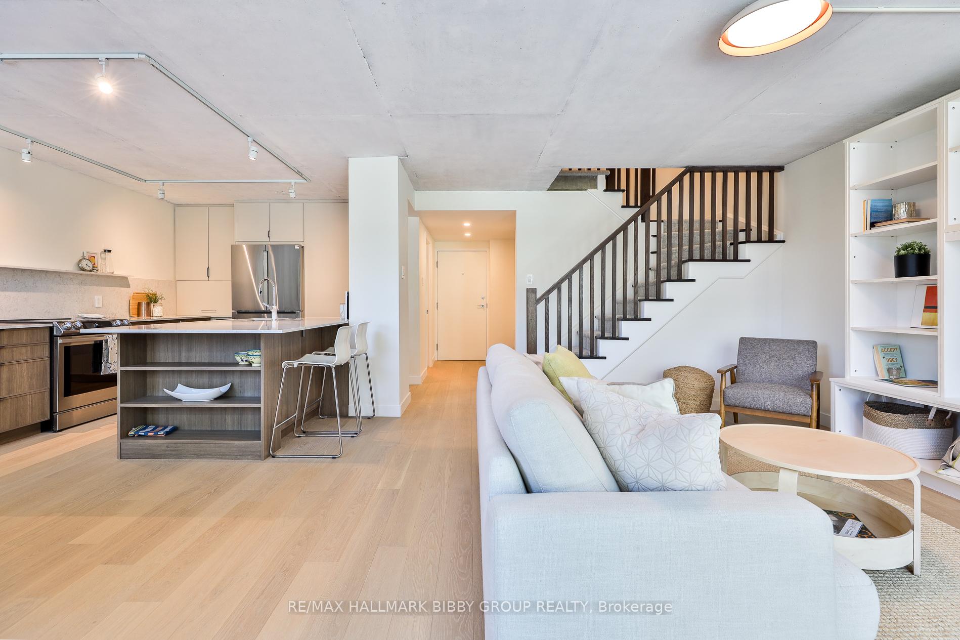 2 Bedrooms Condo at 954 King, Toronto For sale