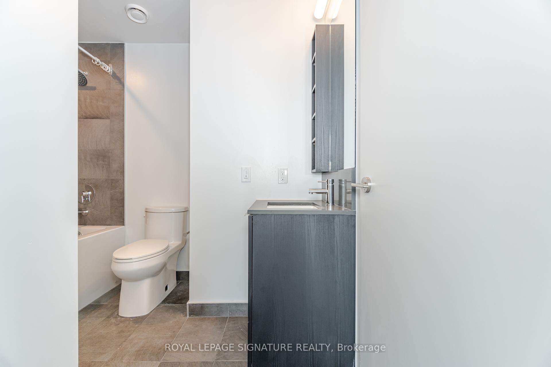 2 Bedrooms Condo at 7890 Jane, Vaughan For sale