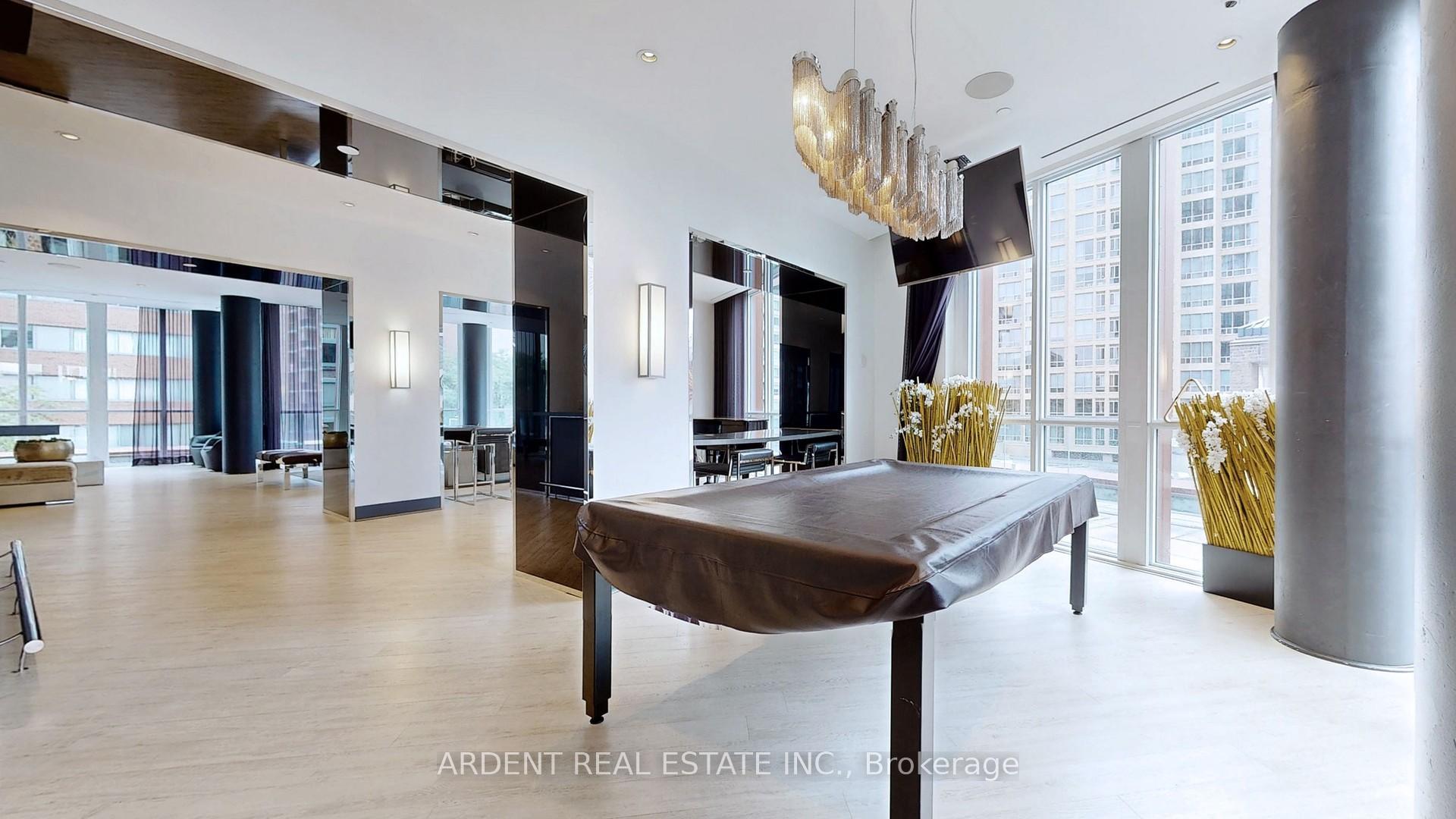 3 Bedrooms Condo at 32 Davenport,  Toronto For sale