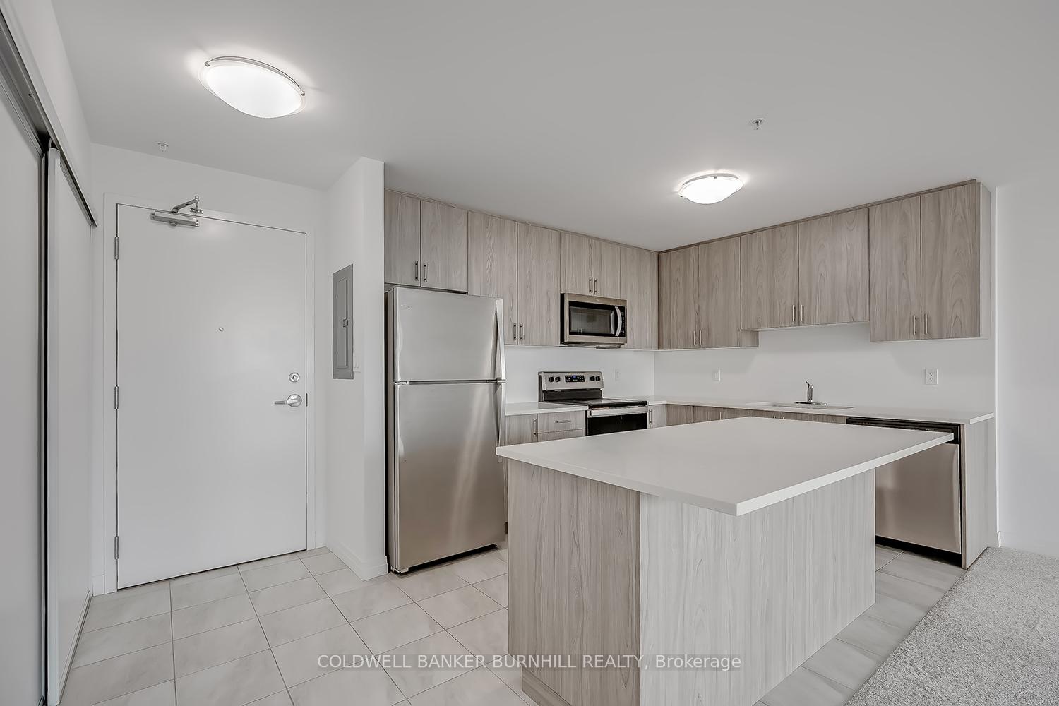 2 Bedrooms Condo at 5 Hamilton, Hamilton For sale