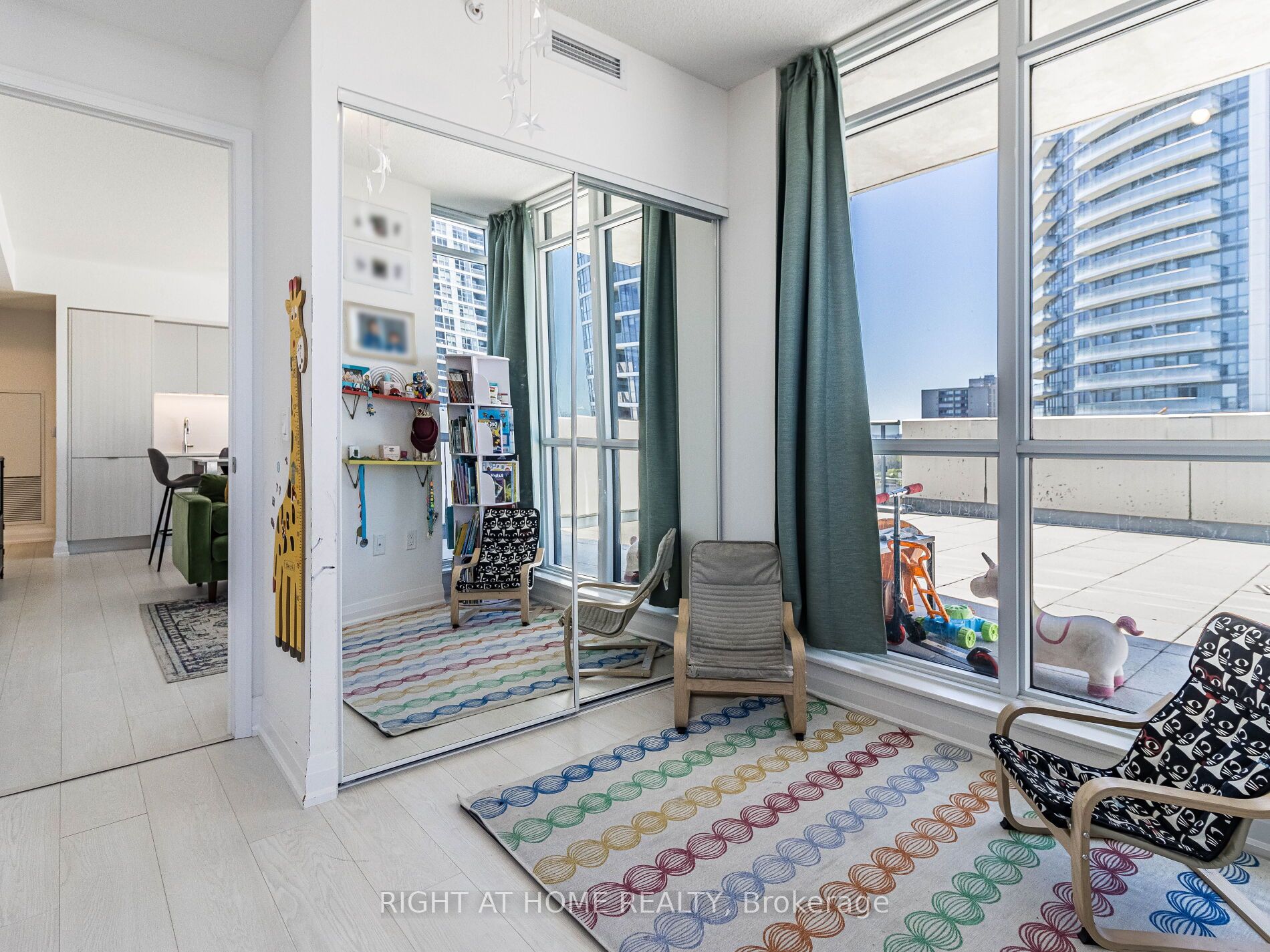26 Gibbs Road, #732