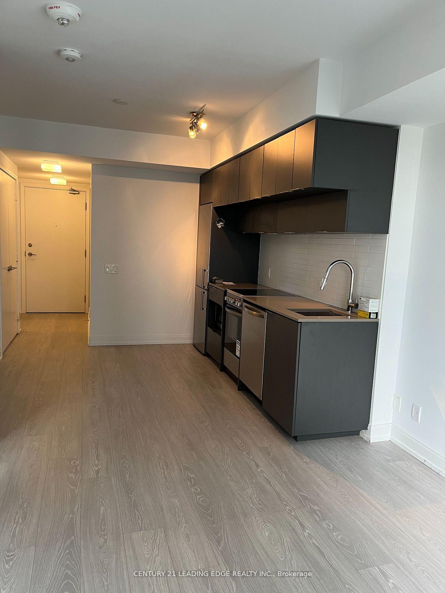 2 Bedrooms Condo at 181 Dundas, Toronto For sale