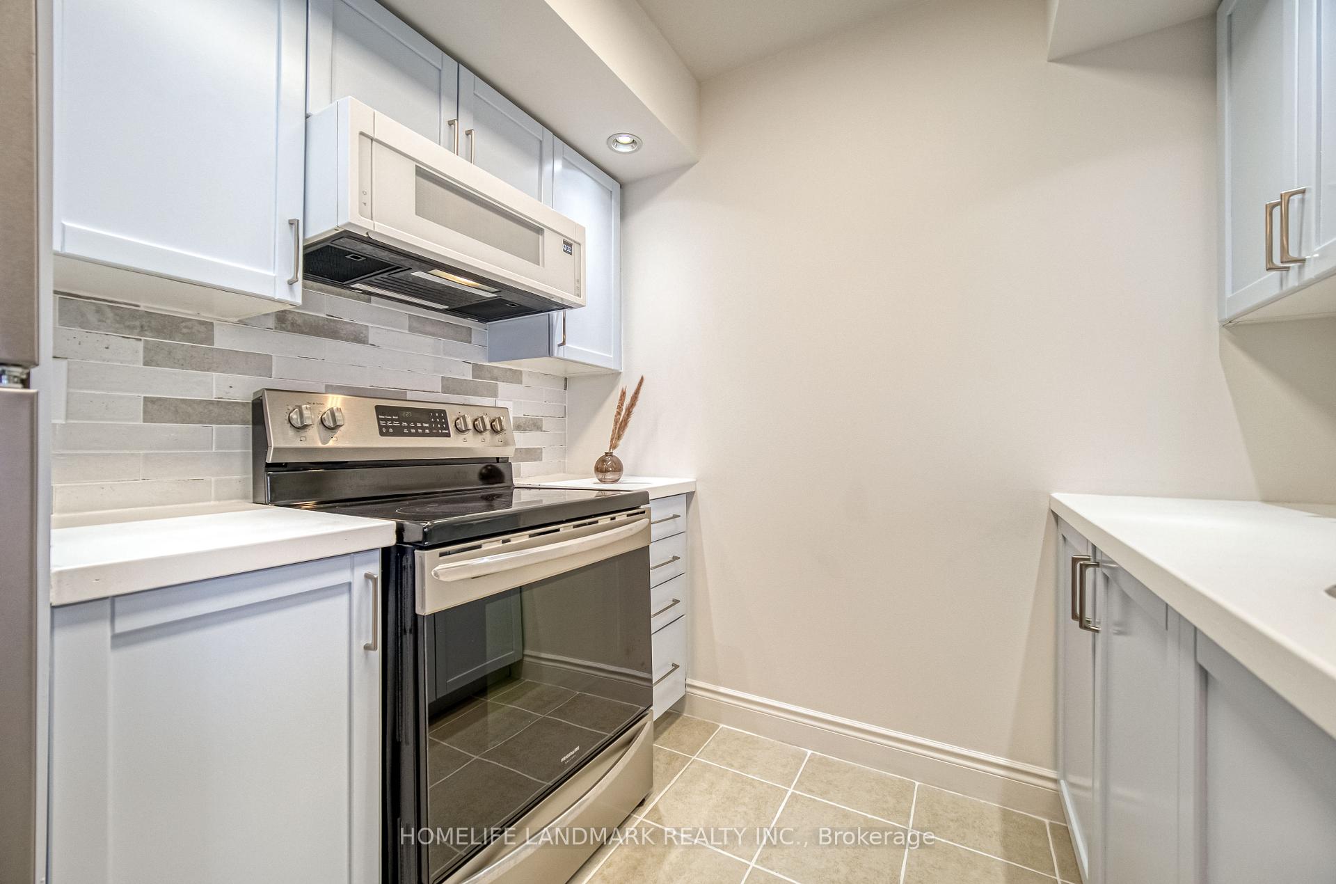 3 Bedrooms Condo at 500 Doris,  Toronto For sale