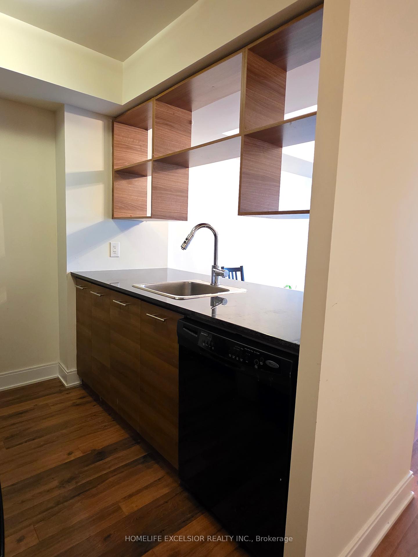 2 Bedrooms Condo at 135 Village Green,  Toronto For sale