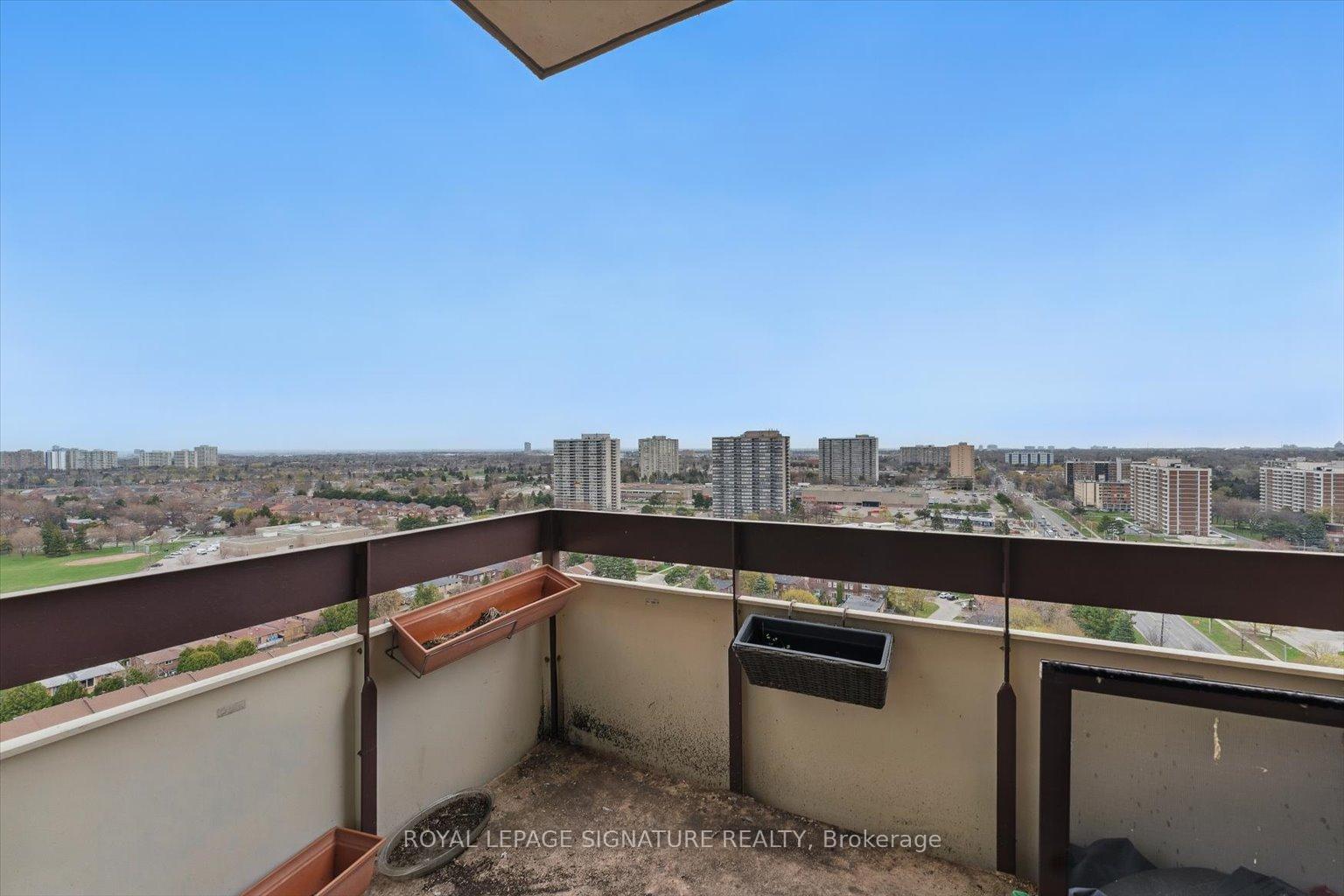 3 Bedrooms Condo at 65 Huntingdale,  Toronto For sale