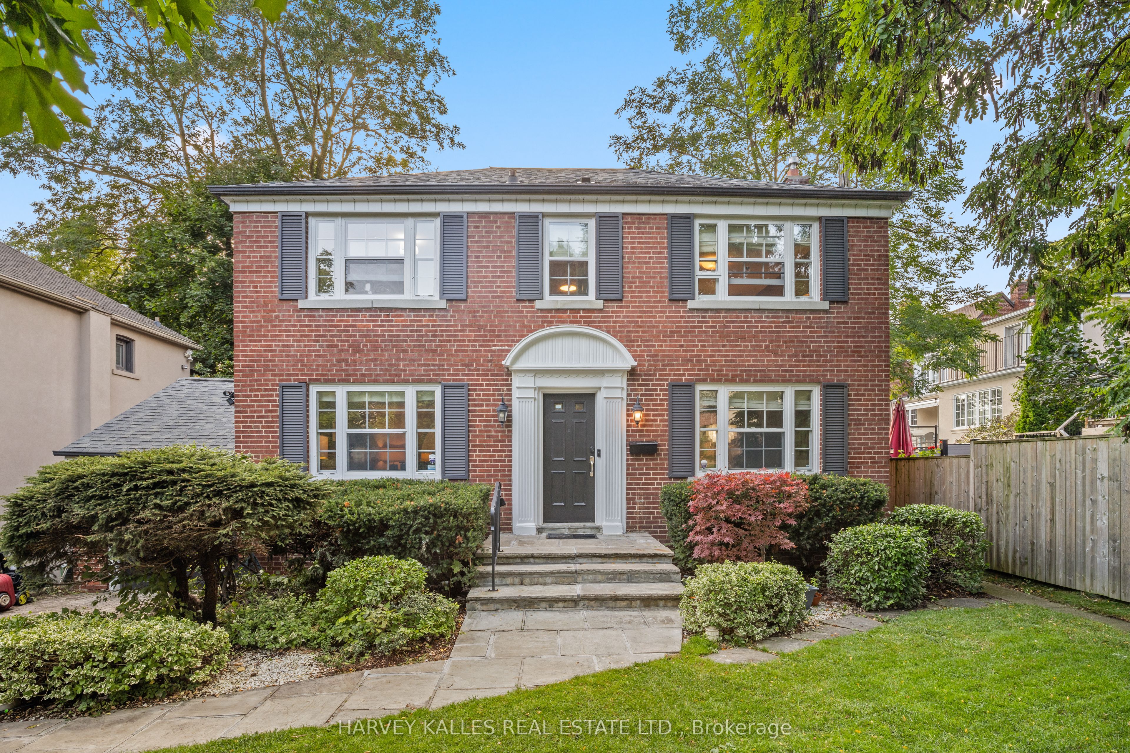 14 Lawnhurst Boulevard