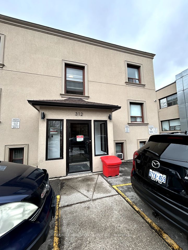 312 Douglas Avenue