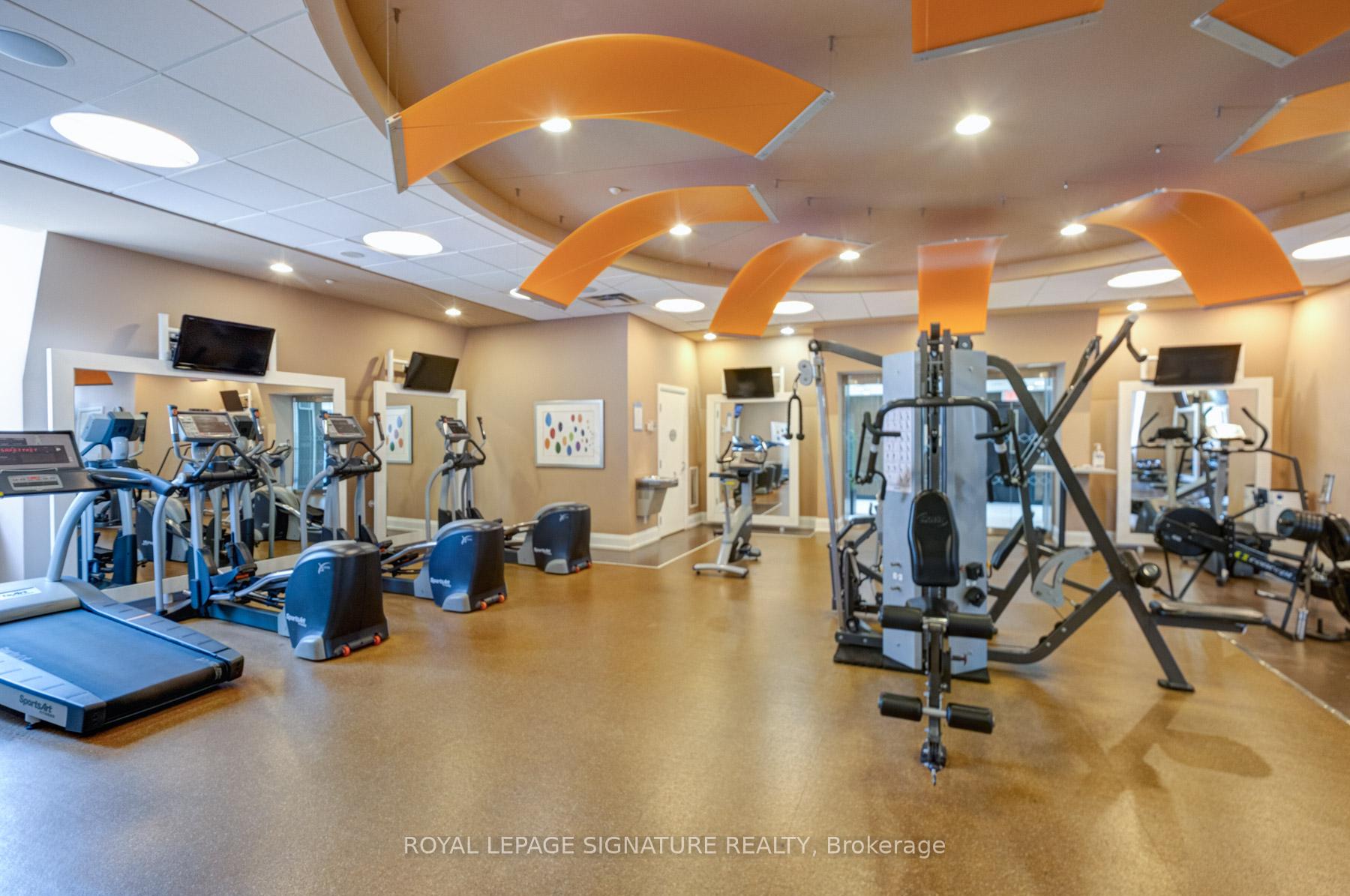 2 Bedrooms Condo at 28 Linden, Toronto For sale