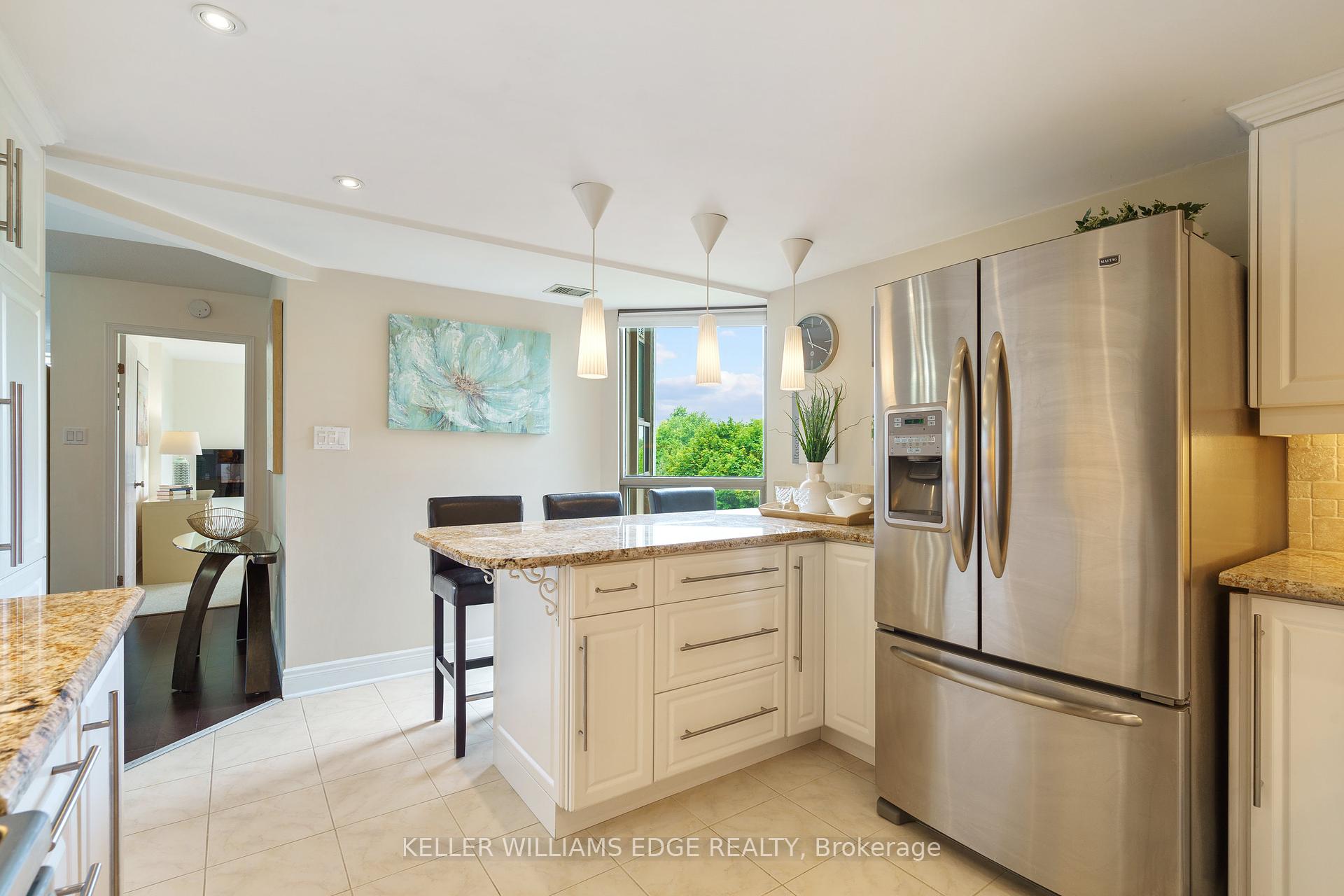 2 Bedrooms Condo at 5090 Pinedale, Burlington For sale