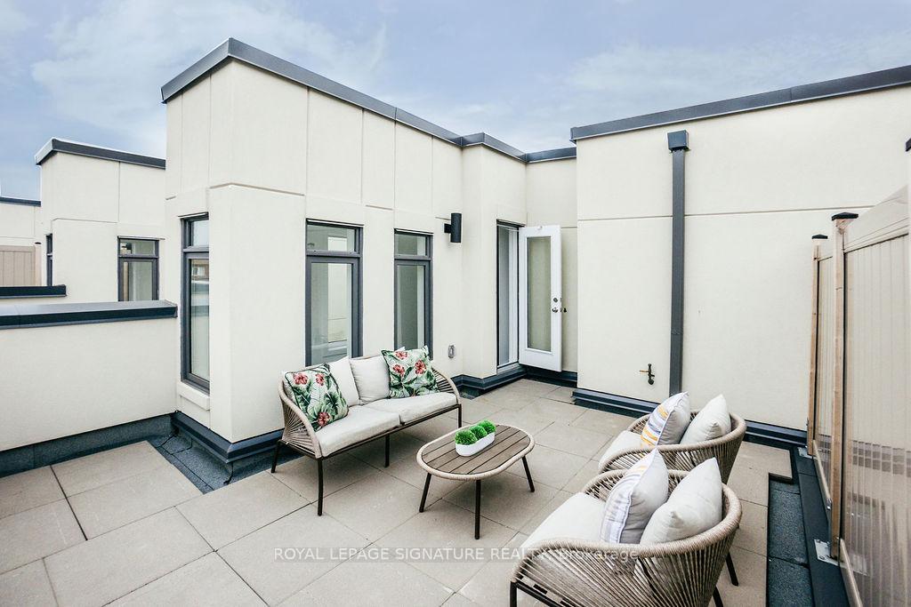 3 Bedrooms Condo at 3074 SIXTH, Oakville For sale
