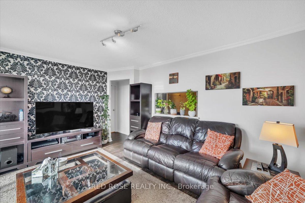 3 Bedrooms Condo at 3303 Don Mills,  Toronto For sale