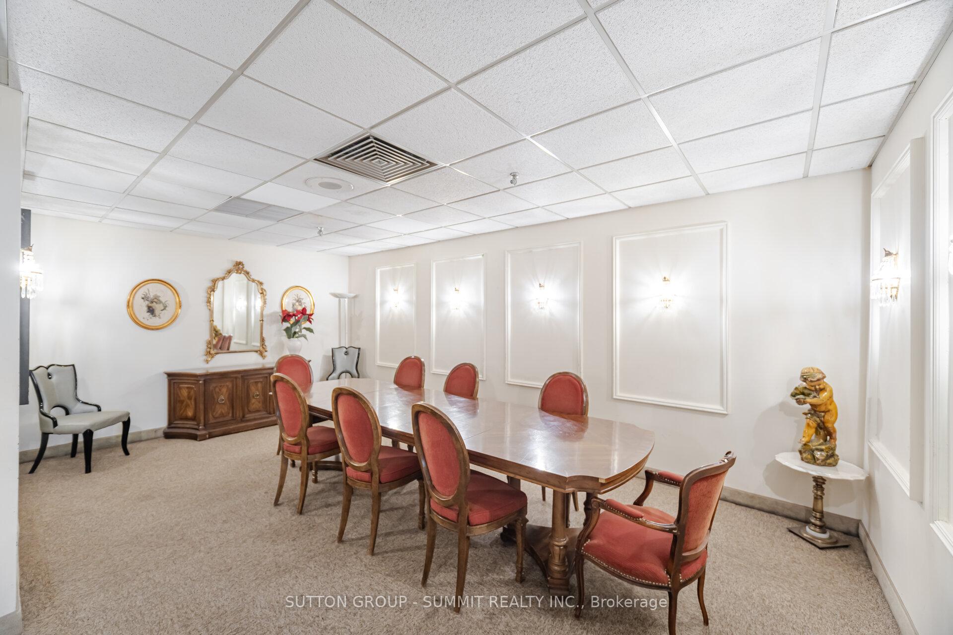 3 Bedrooms Condo at 1333 Bloor, Mississauga For sale
