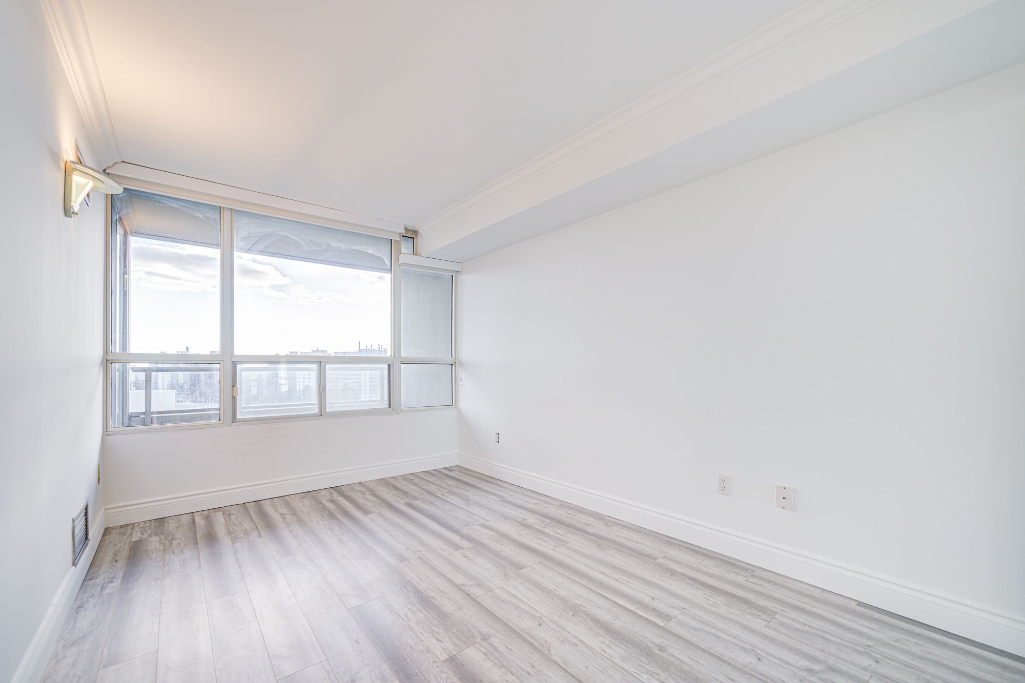 11 Townsgate Drive 1204