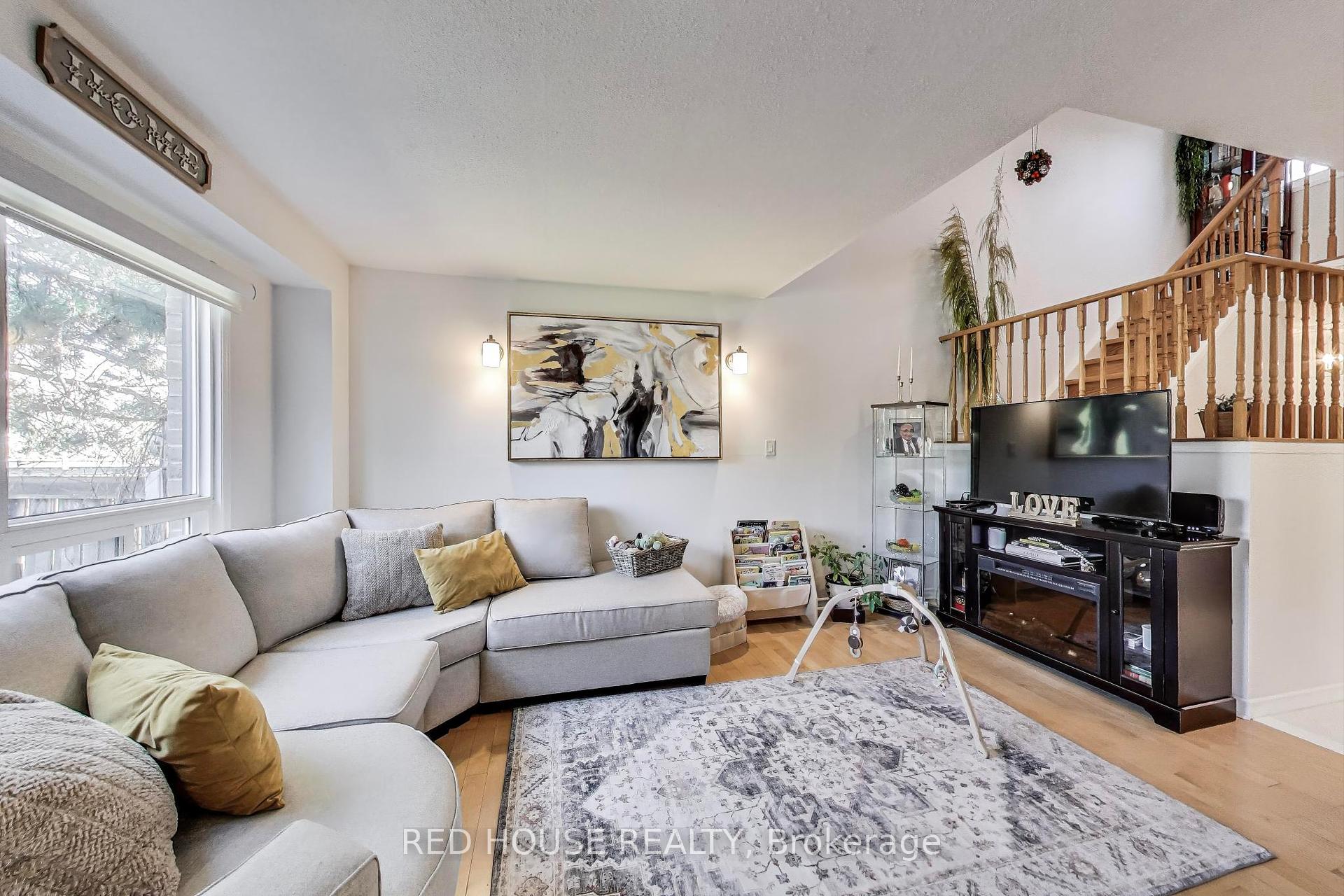 4 Bedrooms Condo at 3510 South Millway, Mississauga For sale
