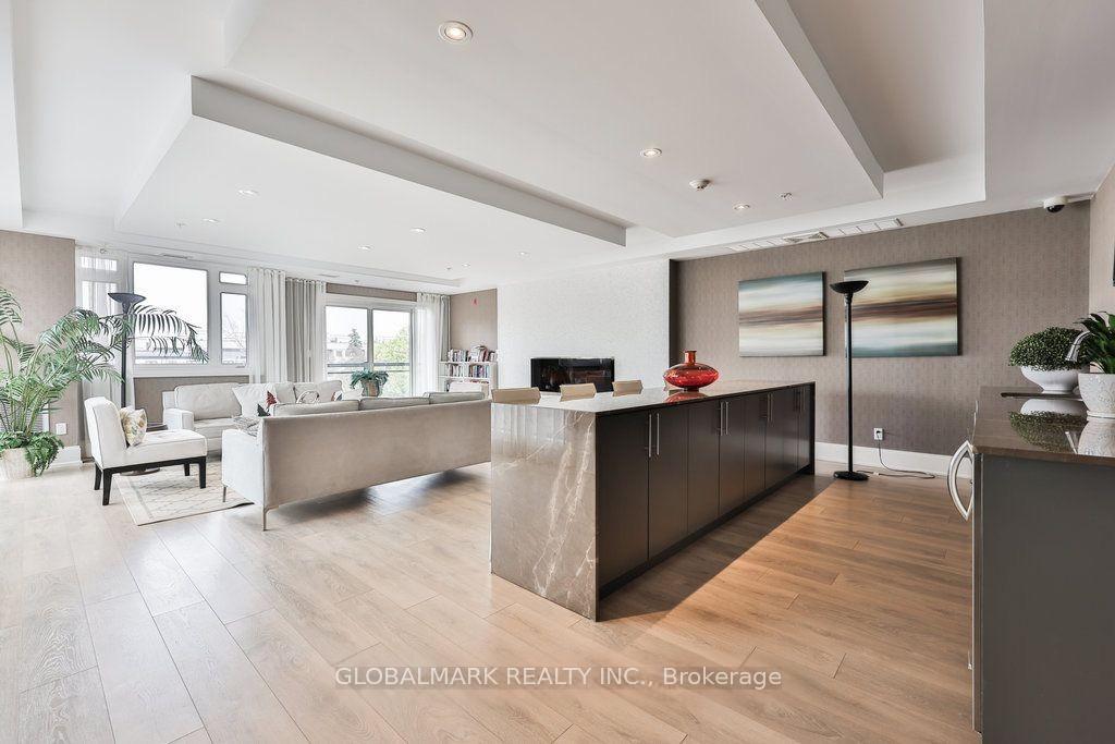 2 Bedrooms Condo at 128 Garden, Oakville For sale