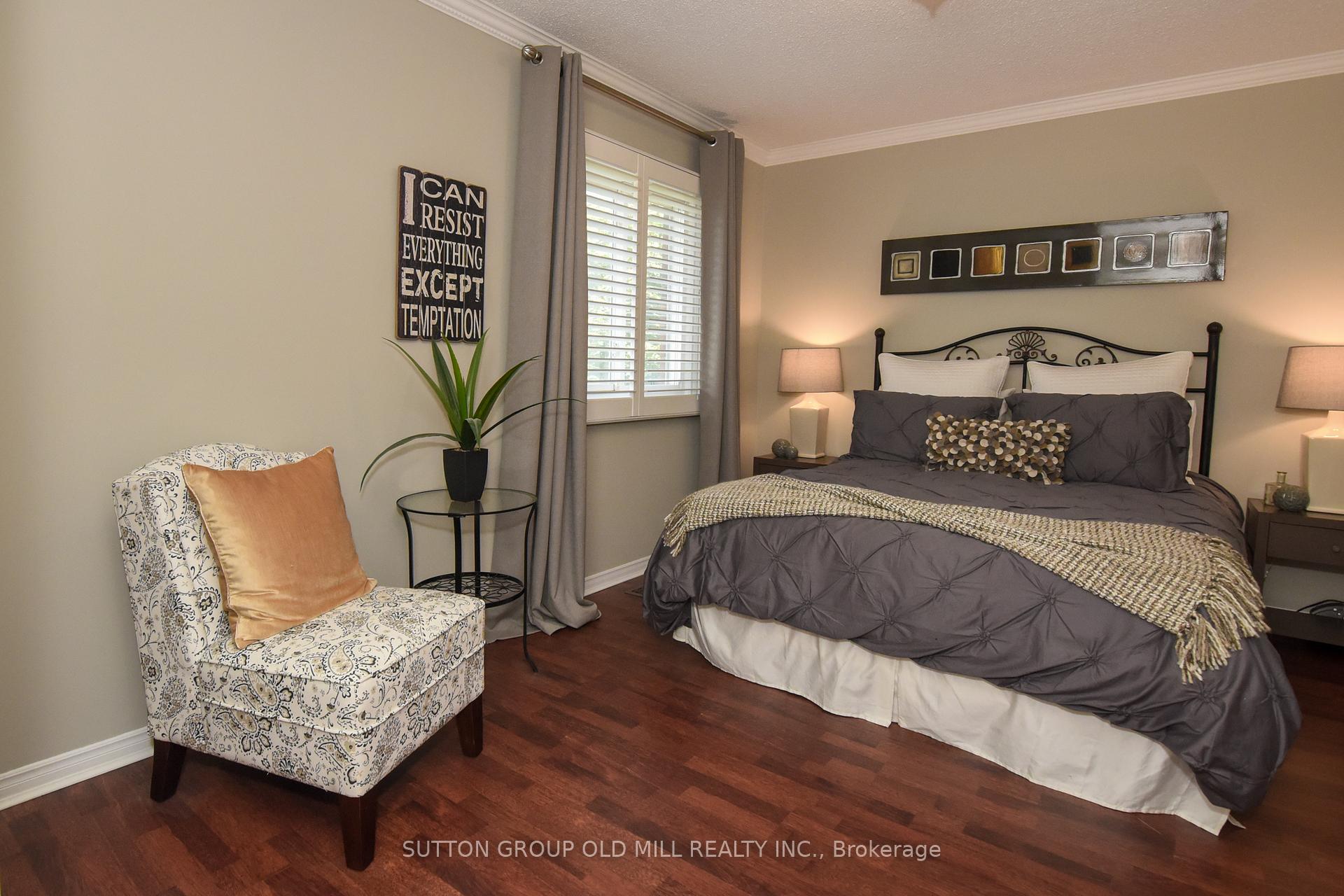 4 Bedrooms Condo at 4635 Regents, Mississauga For sale