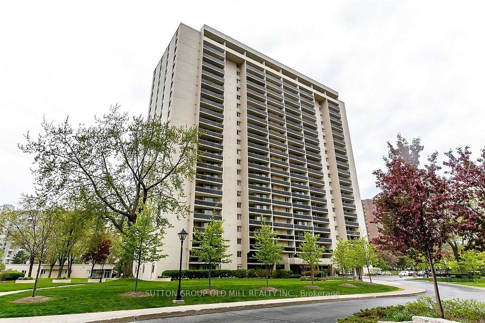 820 Burnhamthorpe