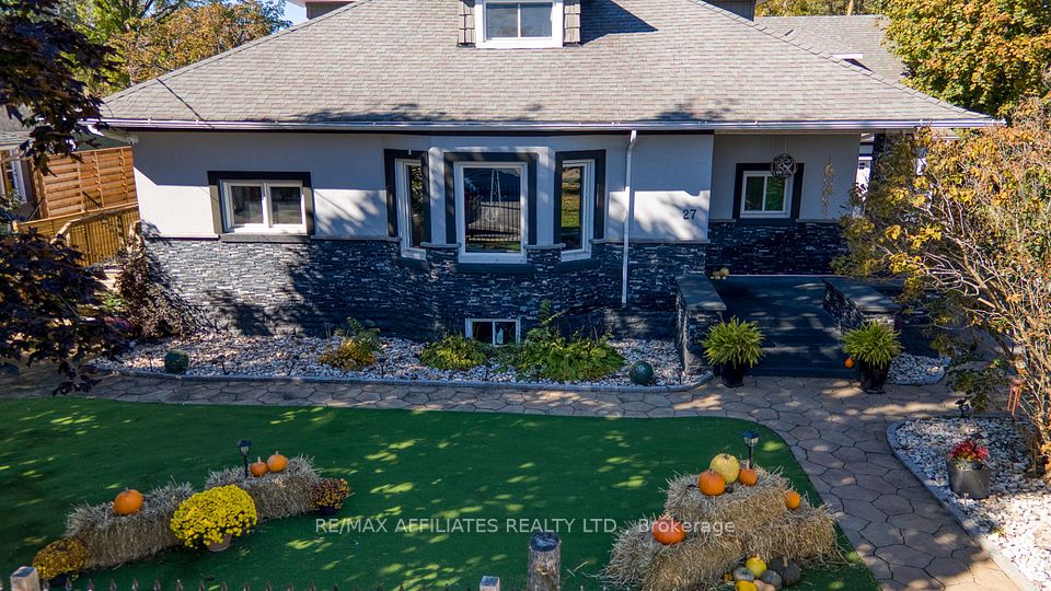 27 Allan Street, Carleton Place, ON K7C 1T1