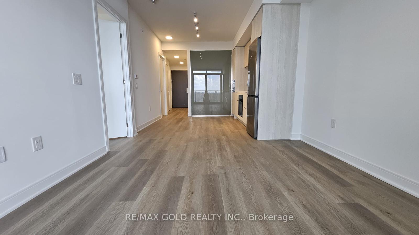 2 Bedrooms Condo at 86 Dundas, Mississauga For sale