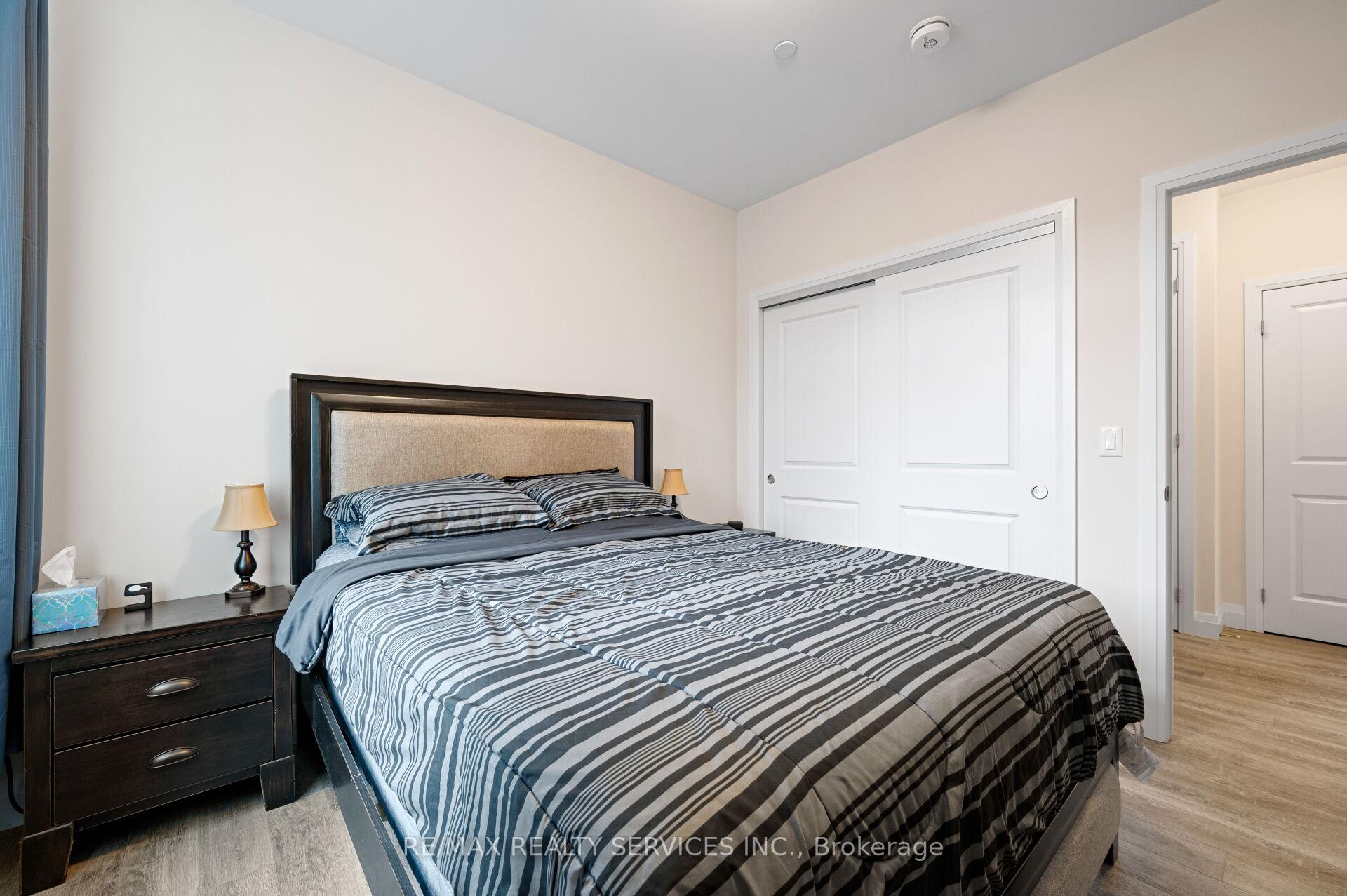 2 Bedrooms Condo at 1 Redfern, Hamilton For sale