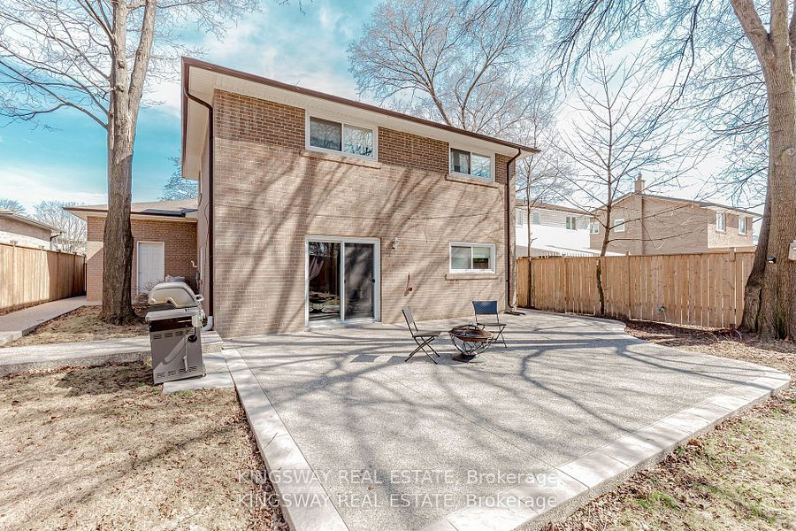 1395 Tyneburn Crescent