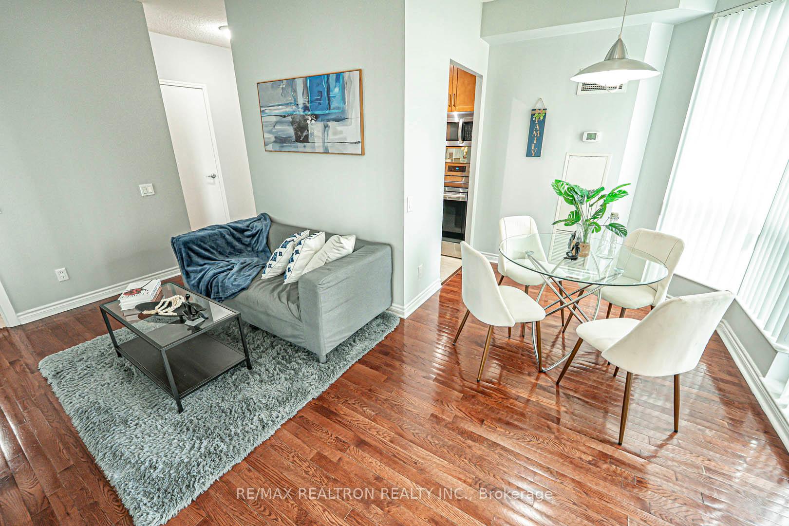 2 Bedrooms Condo at 60 Byng, Toronto For sale