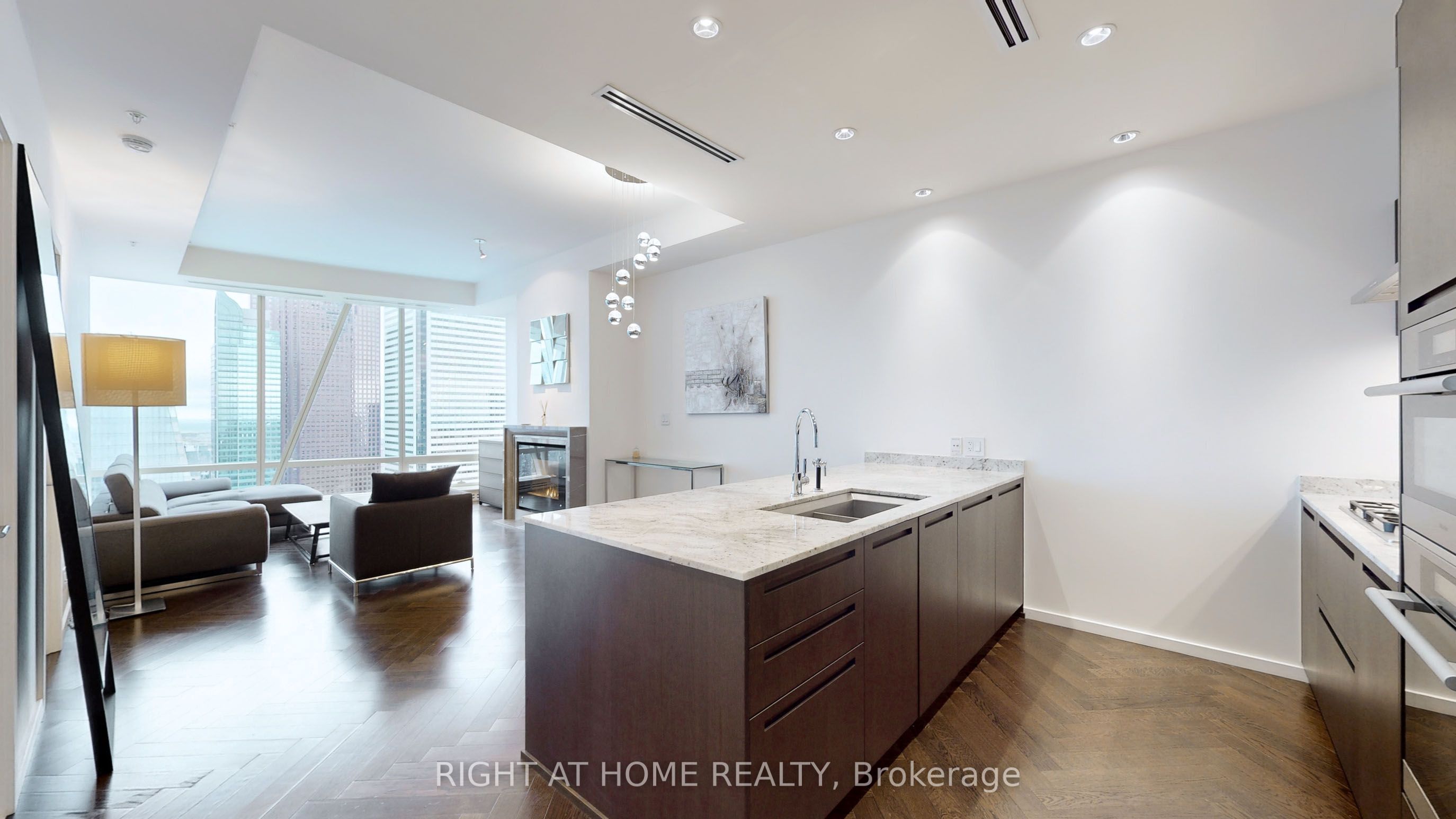 180 University Avenue, #5607