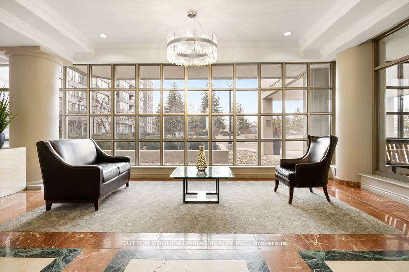 2 Bedrooms Condo at 11 Townsgate,  Vaughan For sale