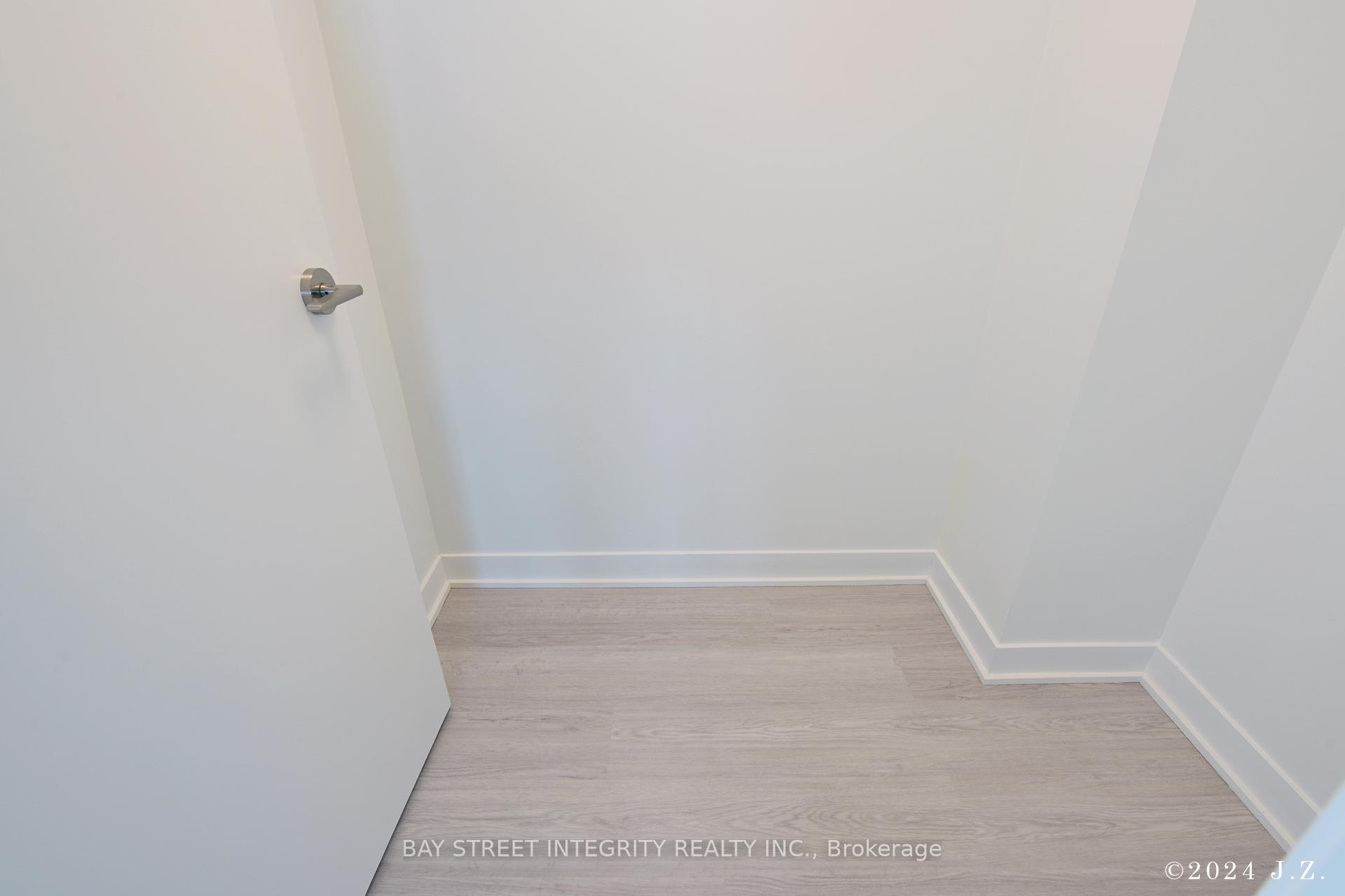 3 Bedrooms Condo at 185 Alberta, Toronto For sale