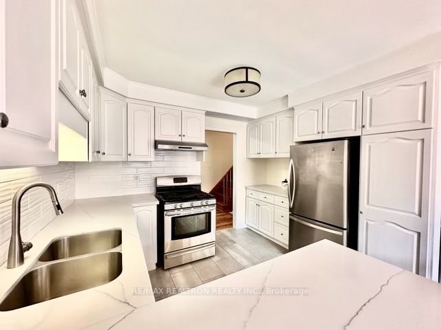 11 Maxwell Street, Toronto, ON M3H 5A9