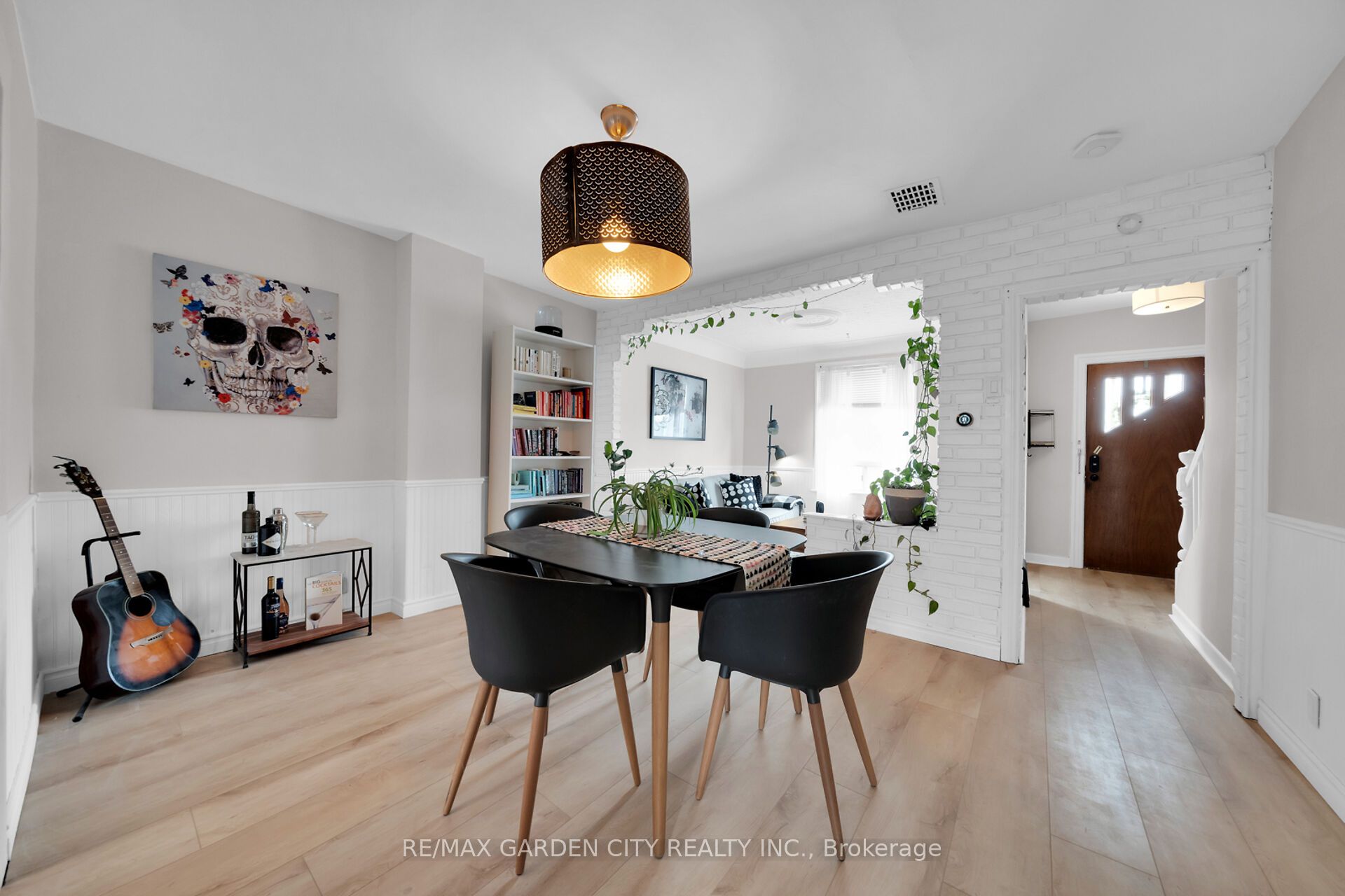 92 GLENDALE Avenue N