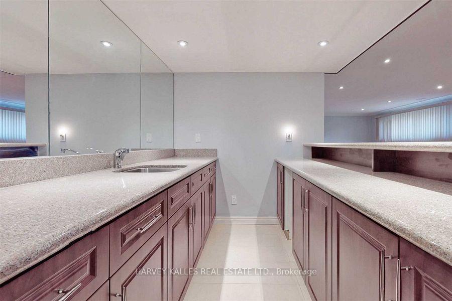 8 Sandfield Road