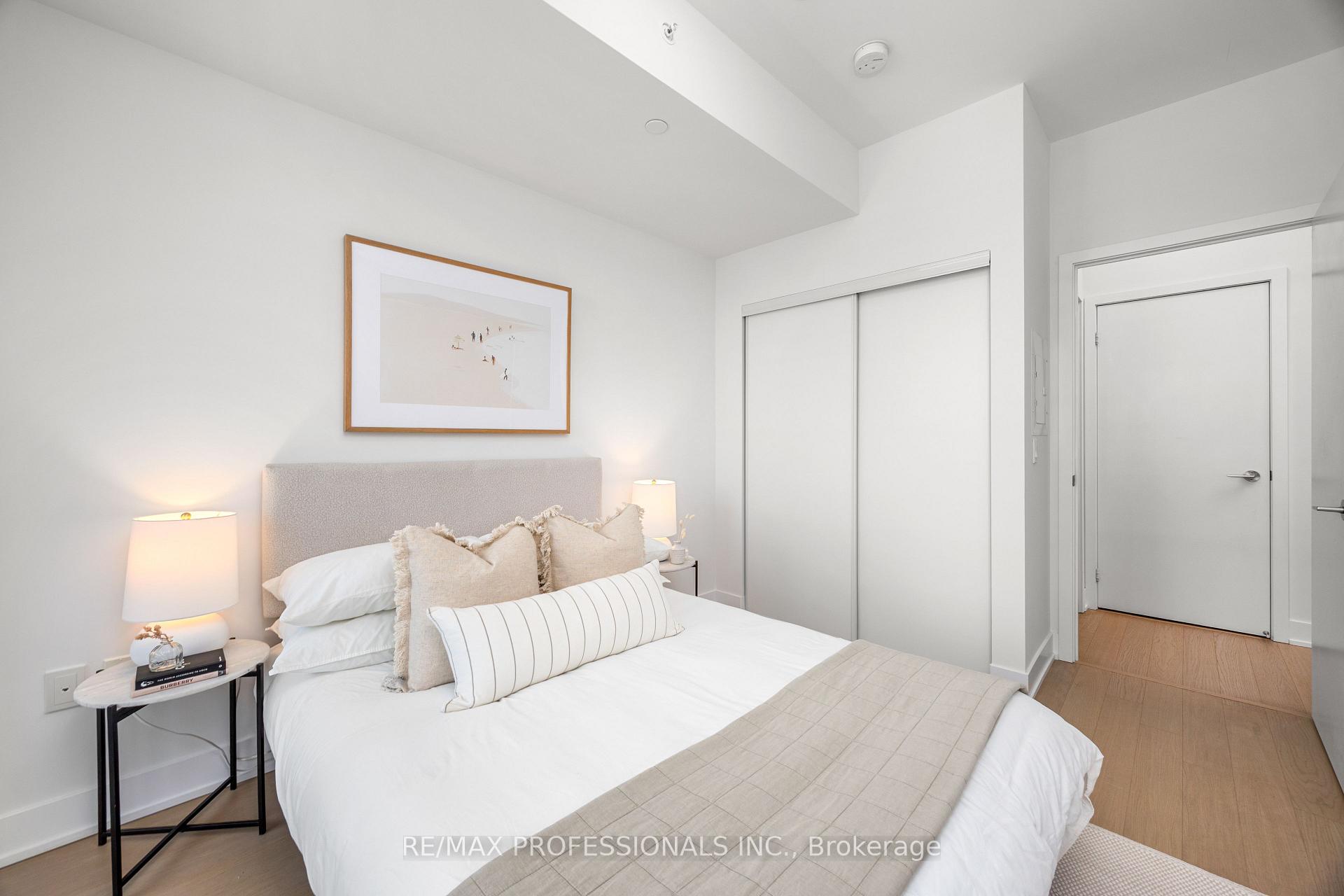2 Bedrooms Condo at 20 Shore Breeze, Toronto For sale