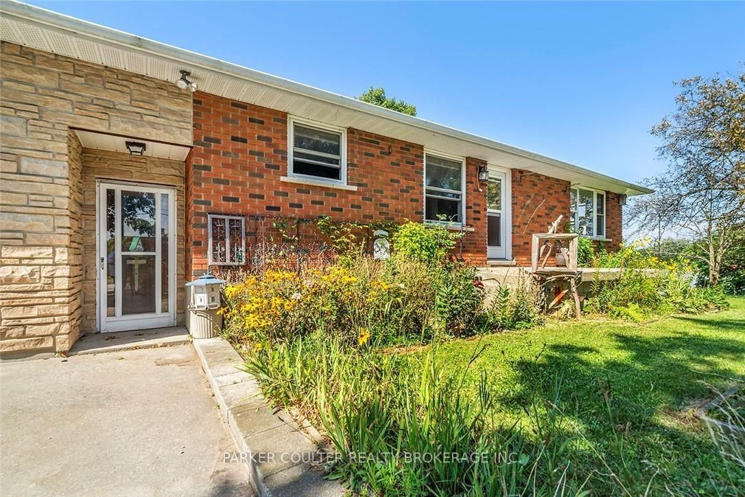 1736 Killarney Beach Road
