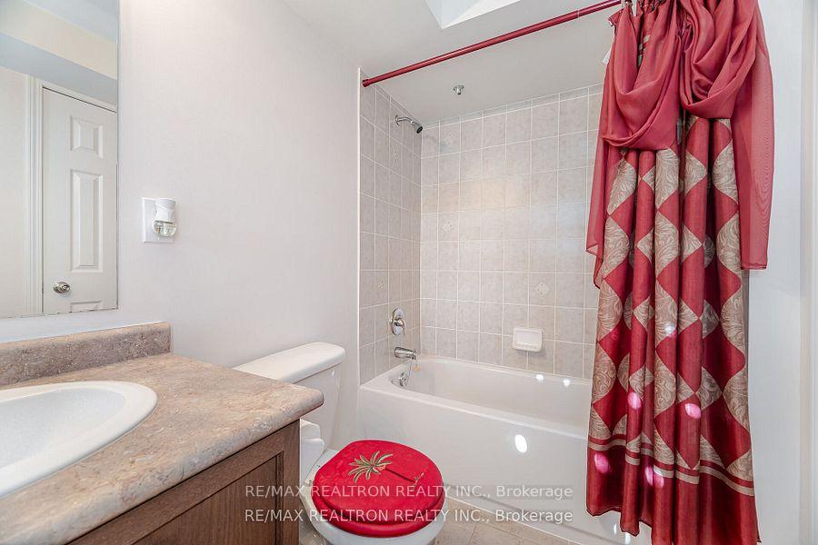 3 Bedrooms Condo at 4711 Kingston,  Toronto For sale