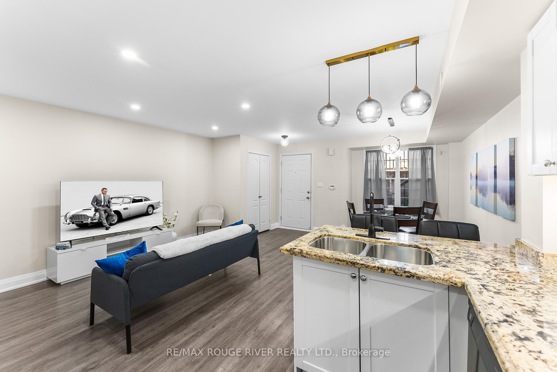 3 Bedrooms Condo at 25 Strangford, Toronto For sale