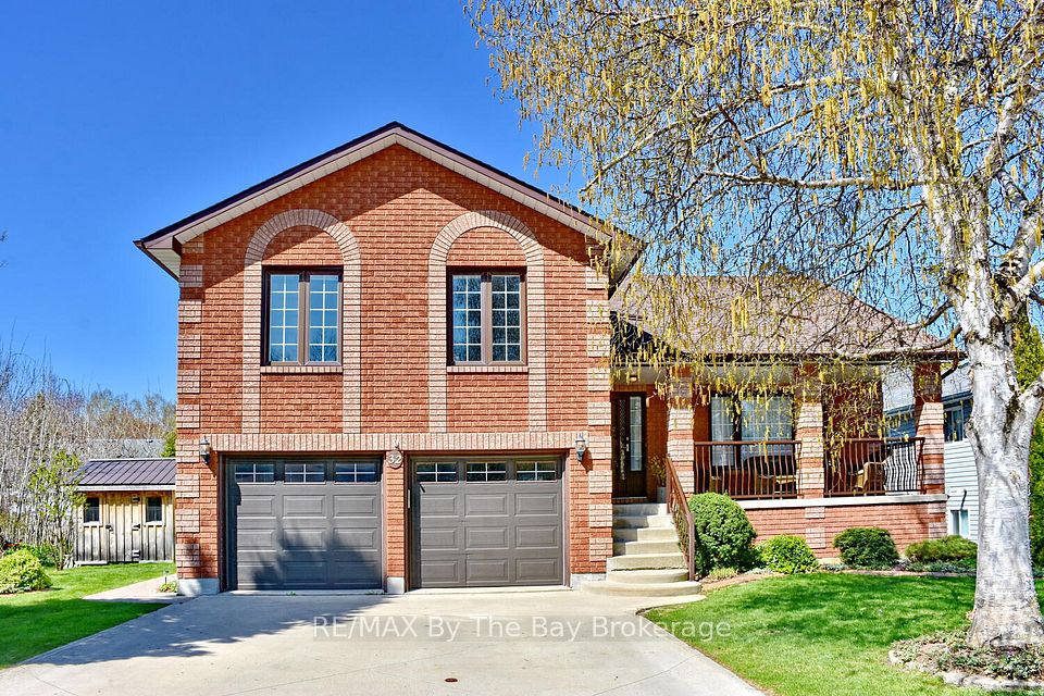 32 Riverdale